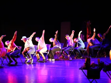 Scène de l' Ecla à  St Vallier 71 Festival Danse ta Différence